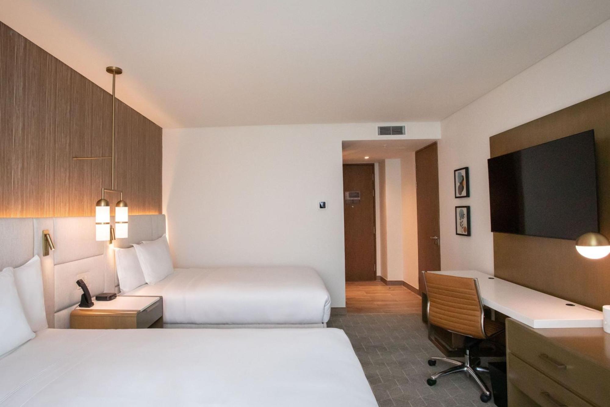 Courtyard By Marriott Santo Domingo Piantini Hotel Exterior foto