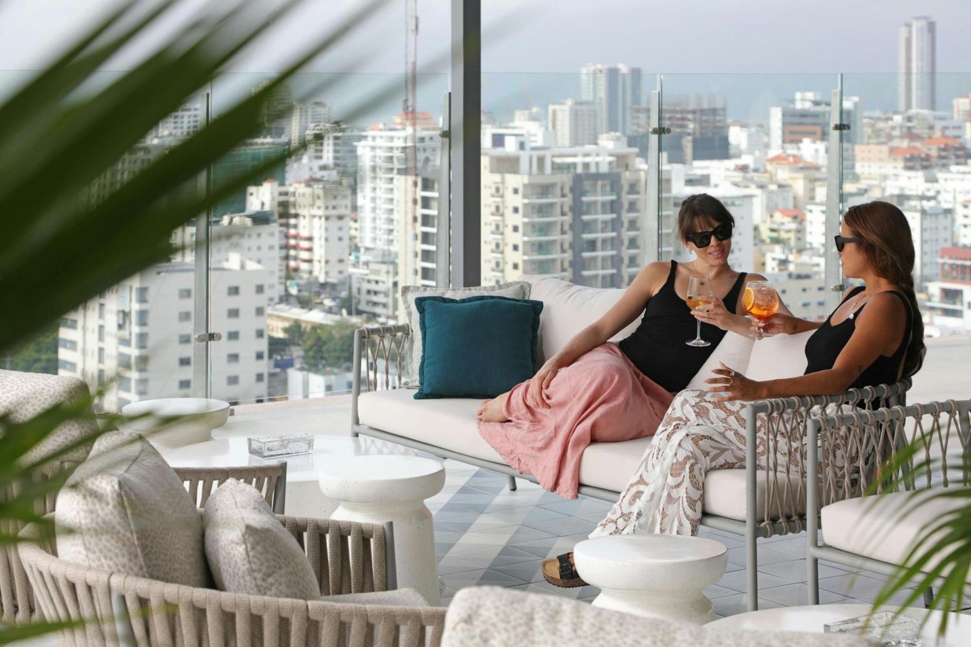 Courtyard By Marriott Santo Domingo Piantini Hotel Exterior foto